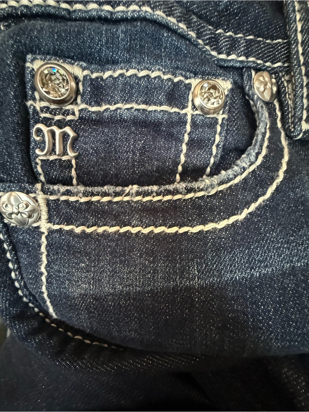 NWT Miss Me mid rise boot jeans w cntrst stitch/high design pockets retail $118 - Picture 10 of 14
